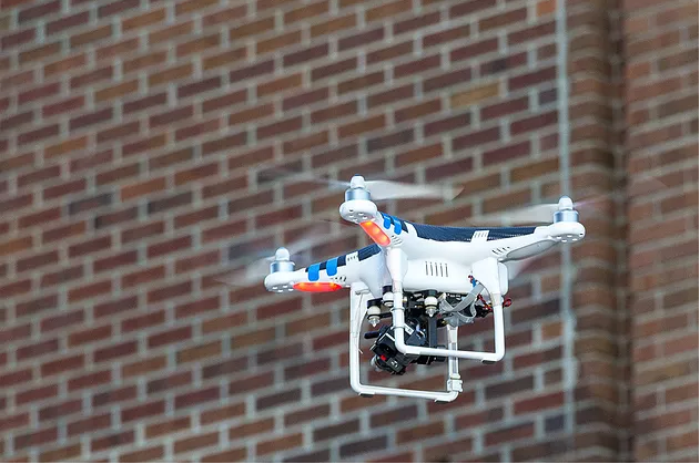 Inspeção de fachadas com a utilização de Drones